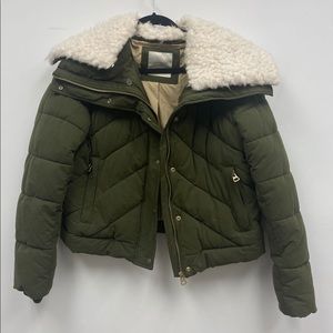 ZARA gorgeous soft touch puffed with sheep fur collar